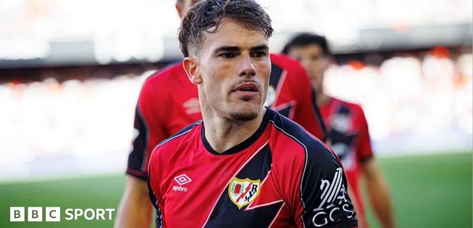 Jugador de Rayo Vallecano en el campo