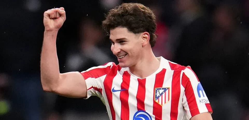 Jugador de Atlético de Madrid celebra un gol