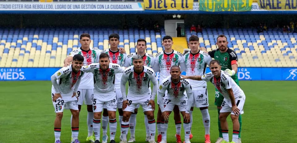 Equipo de Palestino posando antes del partido