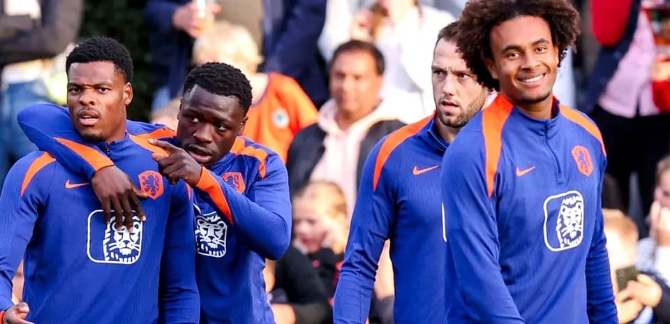 Cuatro jugadores del equipo de los Países Bajos en entrenamiento