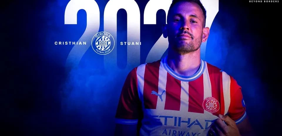 Cristhian Stuani con camiseta de Girona FC 2027