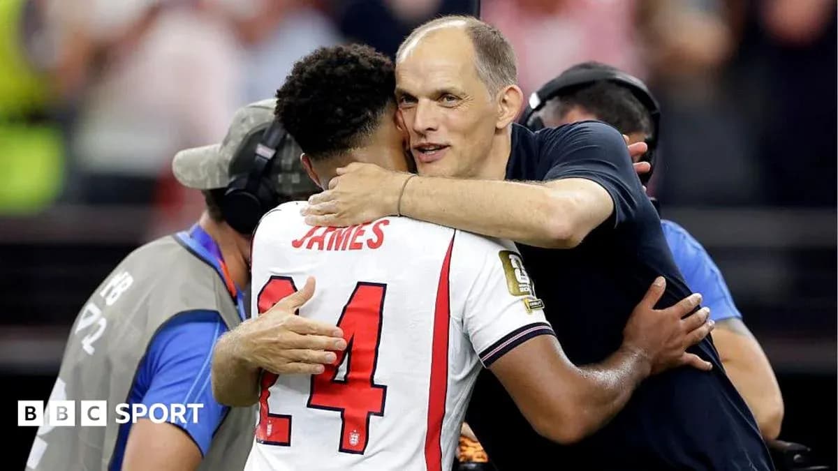 Jugador abrazando al entrenador después del partido