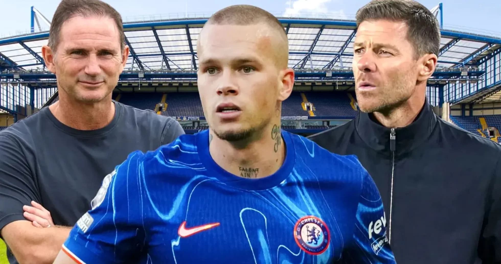 Tres personas en el estadio de Chelsea