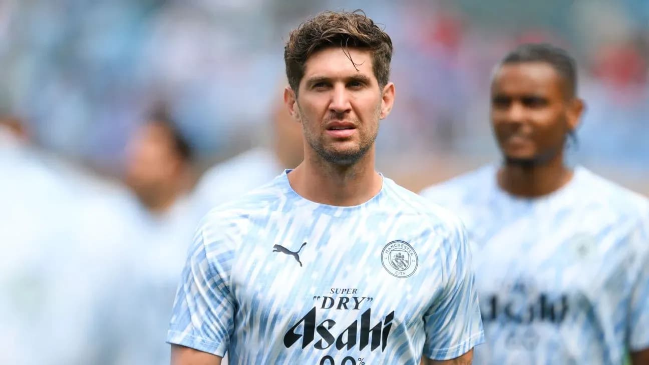 Jugador de Manchester City en uniforme de calentamiento