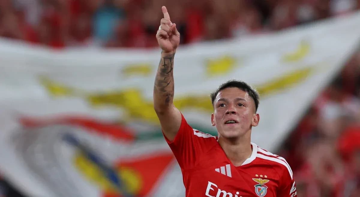 Jugador de Benfica celebrando en el estadio