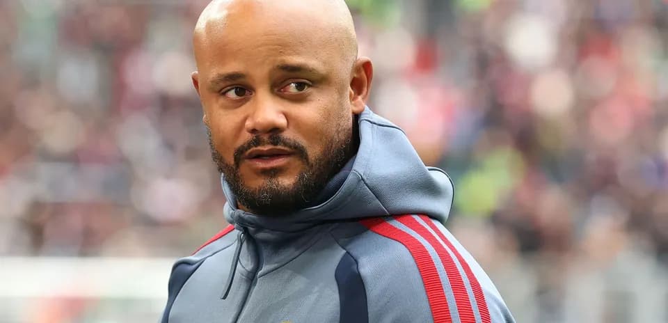 Entrenador de FC Bayern en el campo