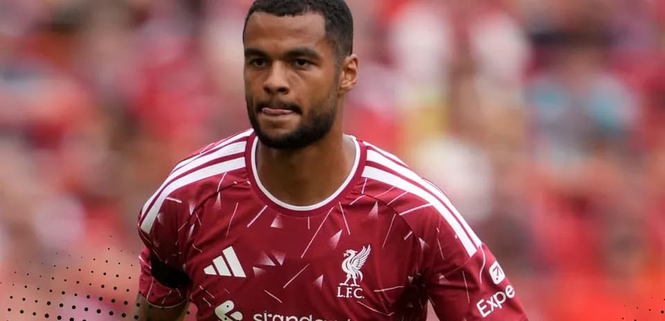 Jugador de Liverpool en el campo durante el partido