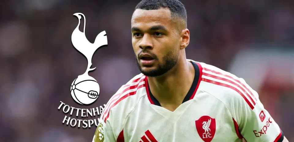 Jugador de Liverpool en acción durante partido