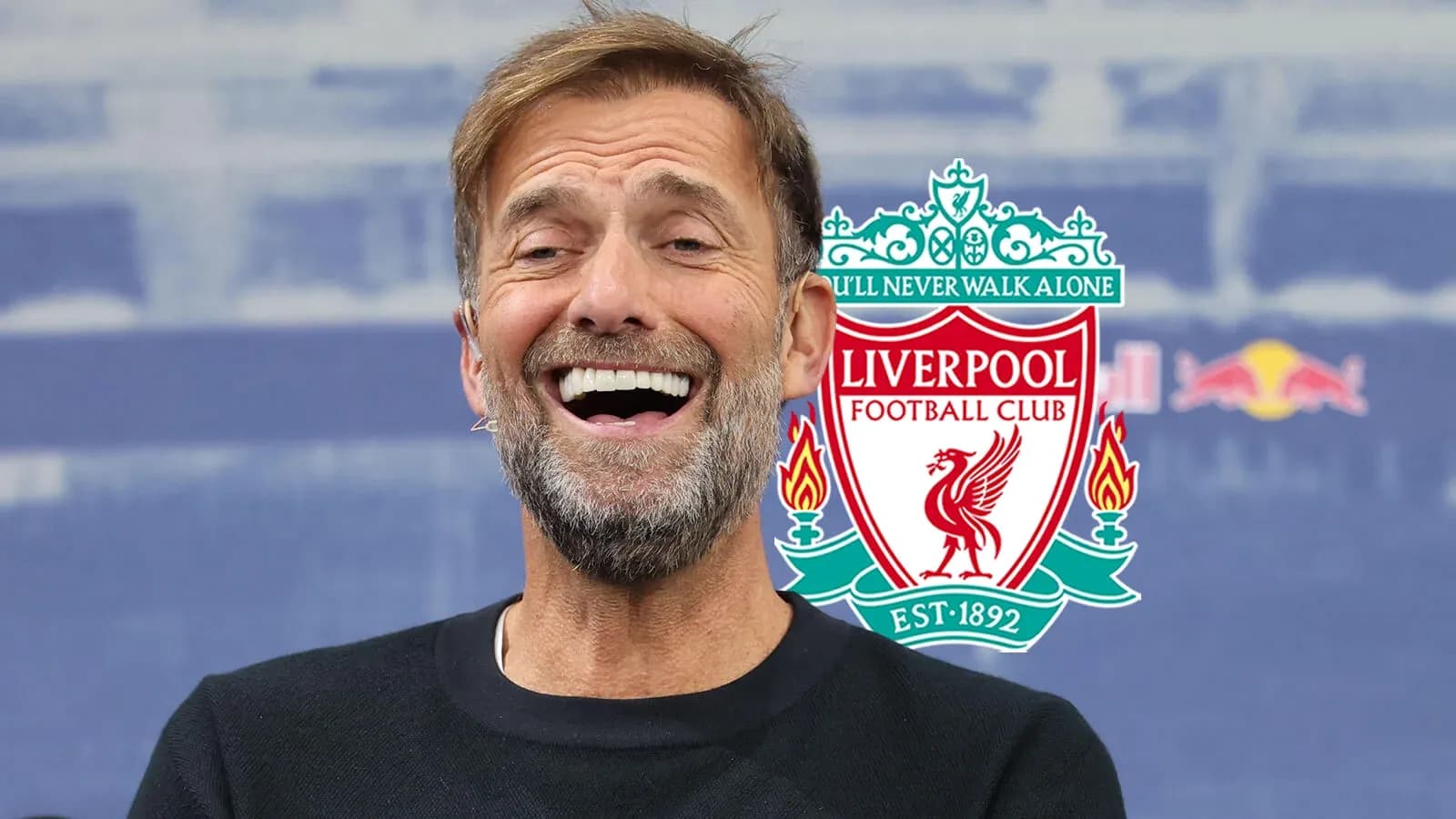 Entrenador sonriente de Liverpool durante conferencia