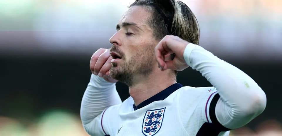 Jugador de Inglaterra con la mano en la cara