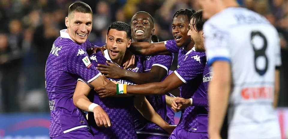 Jugadores de Fiorentina celebrando un gol