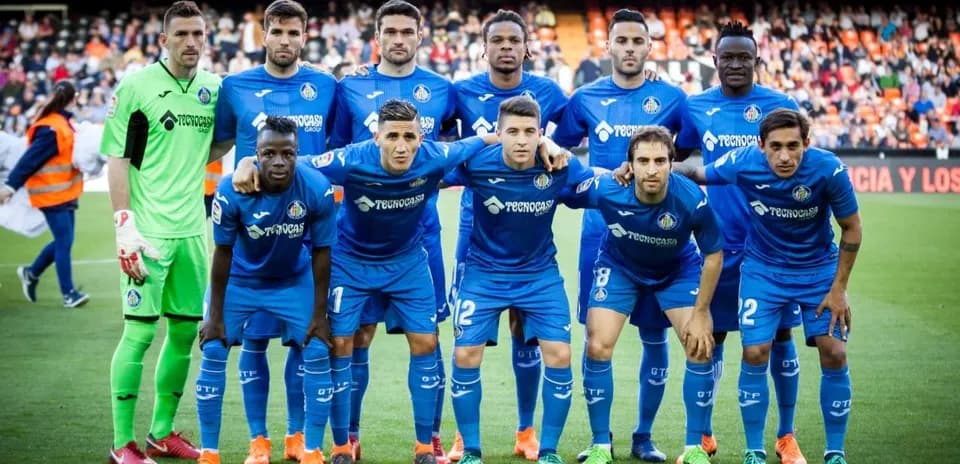 Plantilla de Getafe en el estadio