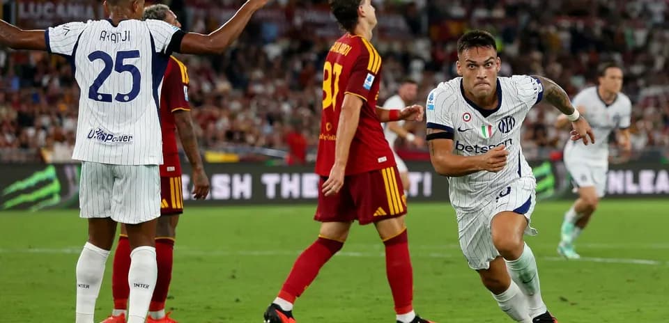 Lautaro Martínez celebra un gol en Roma