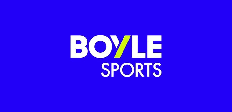 Logo de Boyle Sports sobre fondo azul