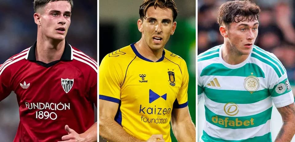 Tres futbolistas en sus respectivas camisetas de equipos