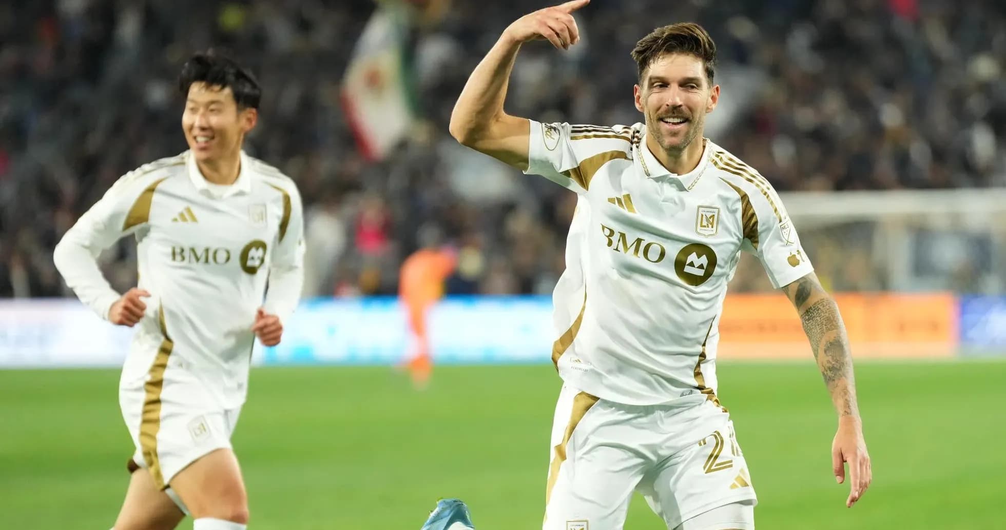 Jugadores de Los Angeles FC celebrando un gol
