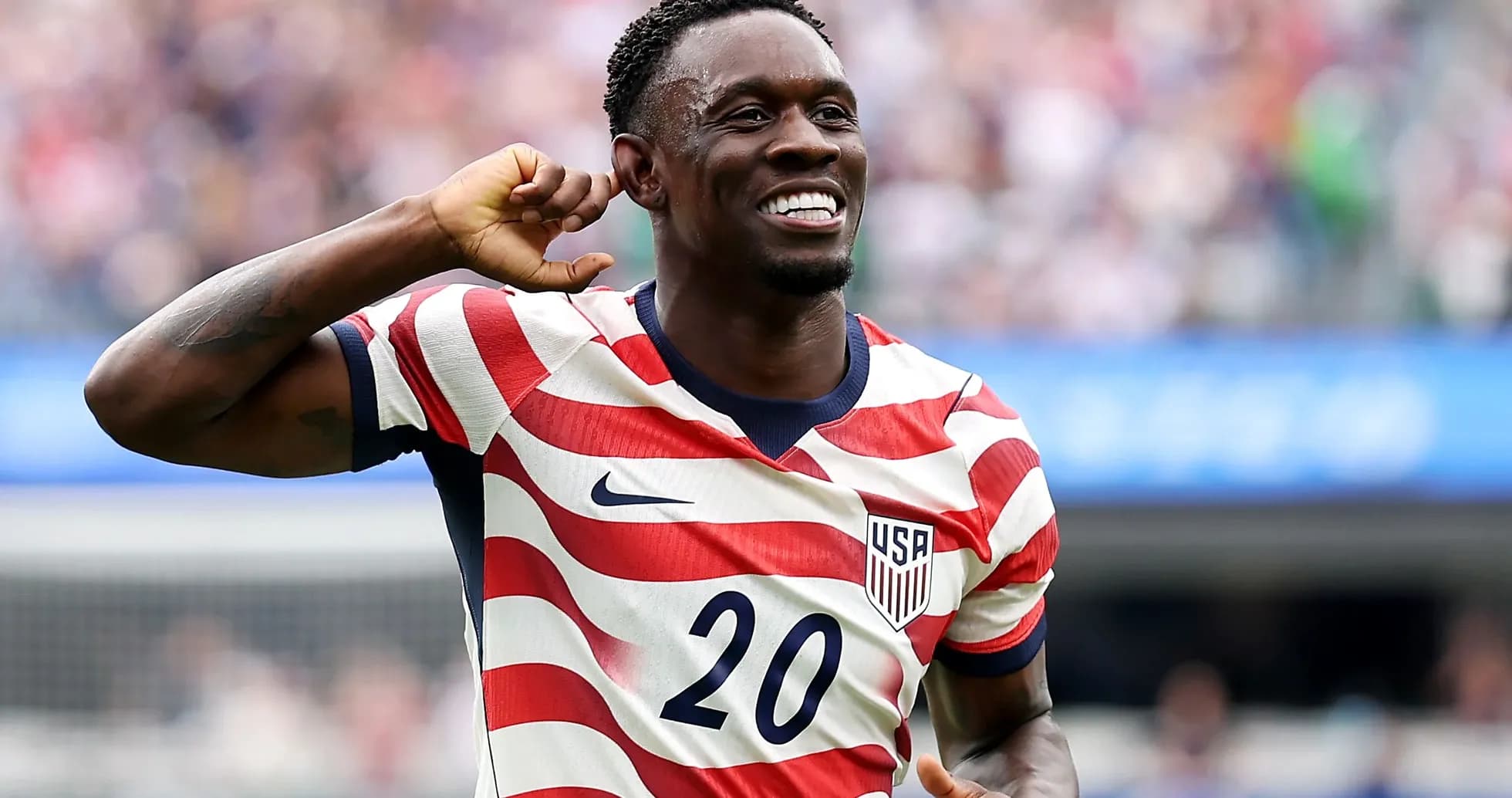 Jugador de Estados Unidos celebrando un gol