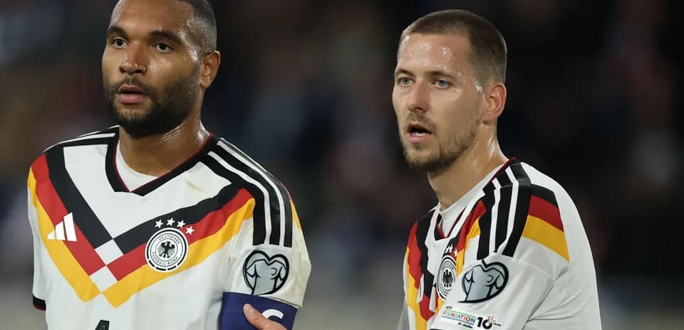 Jugadores de Alemania en el campo durante el partido