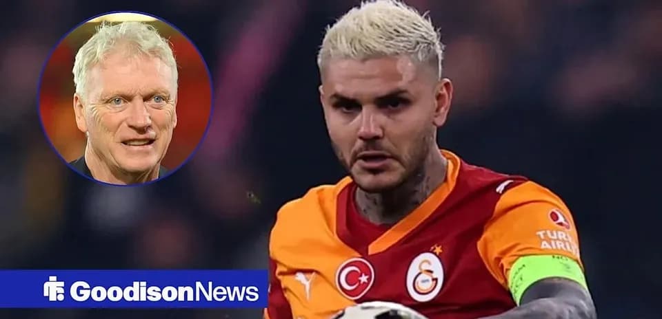 Jugador de Galatasaray controlando el balón en el campo