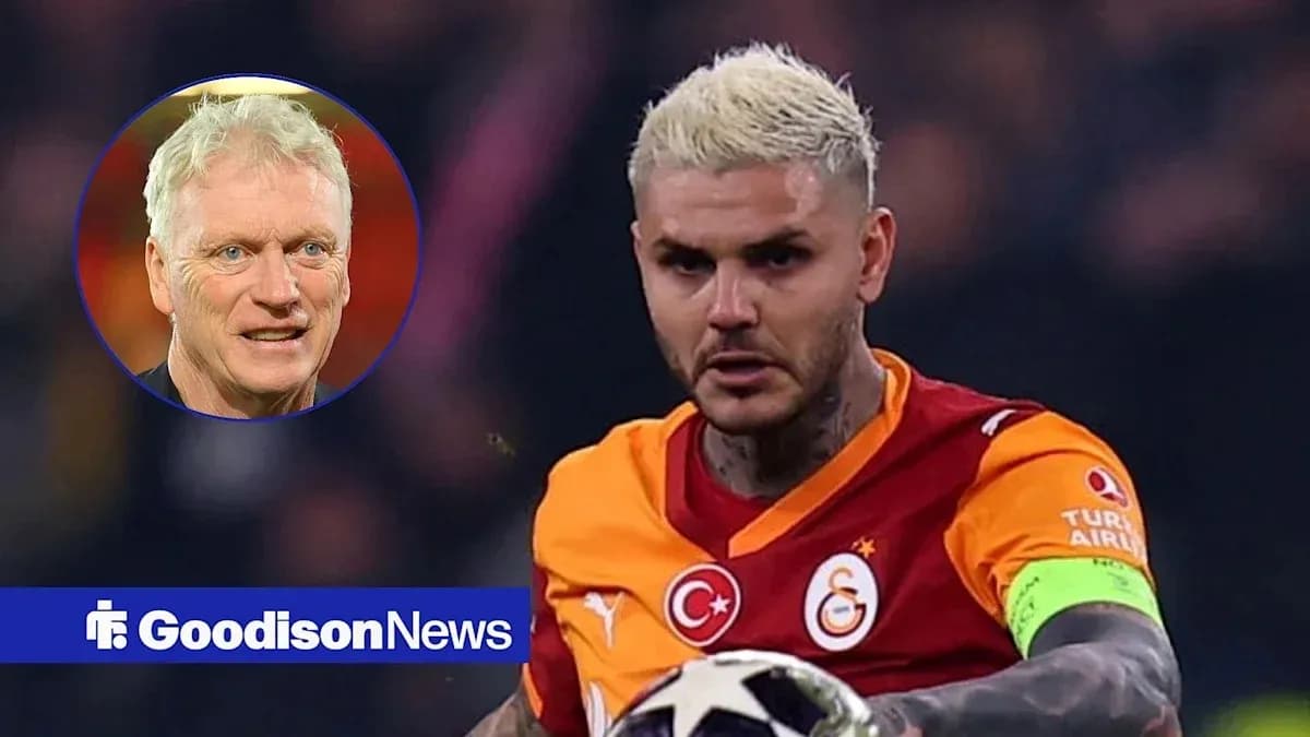 Jugador de Galatasaray controlando el balón en el campo