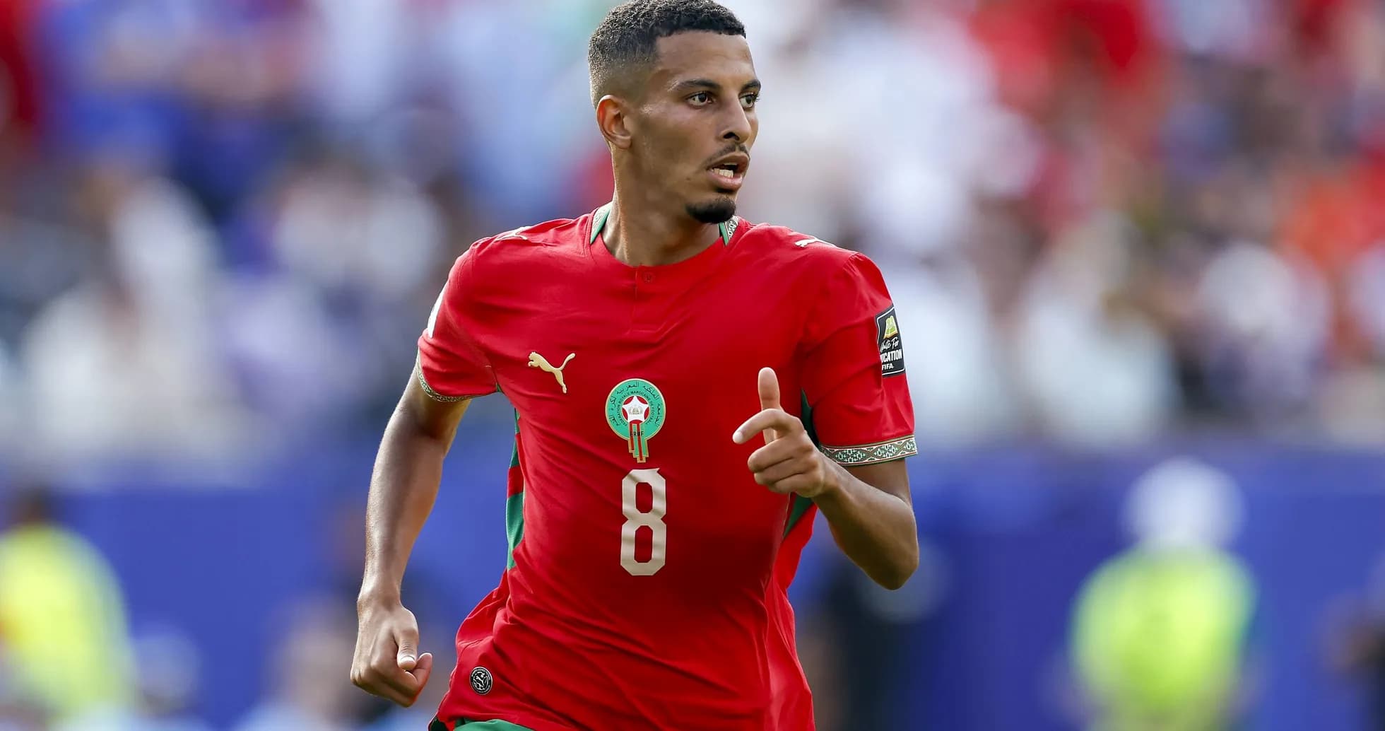 Jugador de Marruecos corriendo durante un partido