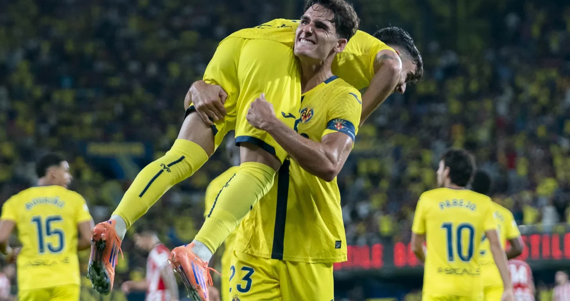 Celebración de jugadores del Villarreal en el partido