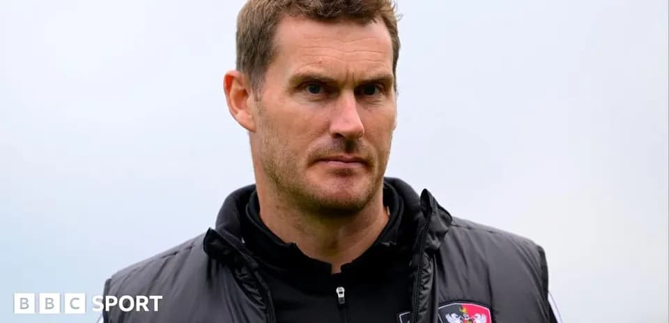 Entrenador de Exeter City FC en conferencia