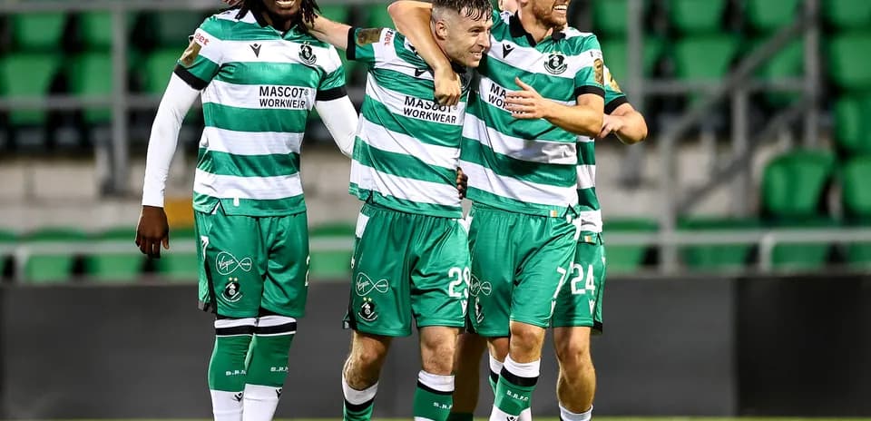 Jugadores del Shamrock Rovers celebrando un gol