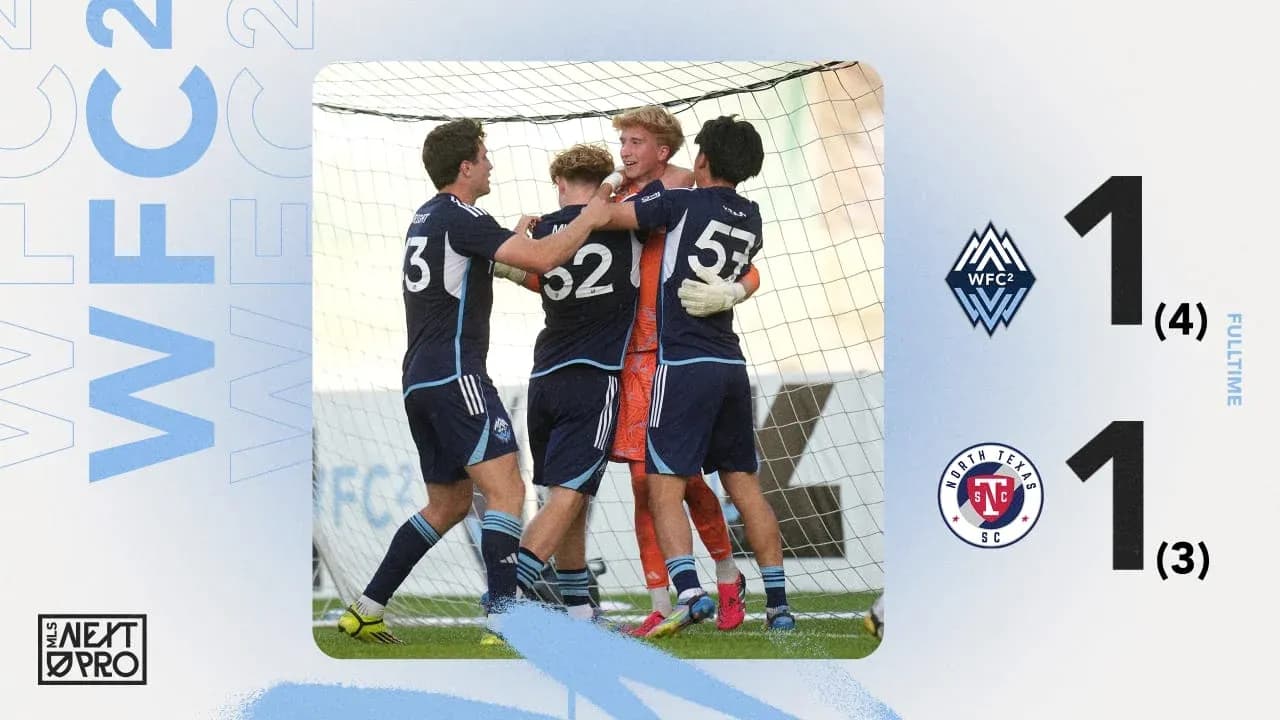 Jugadores del Vancouver Whitecaps II celebrando un gol