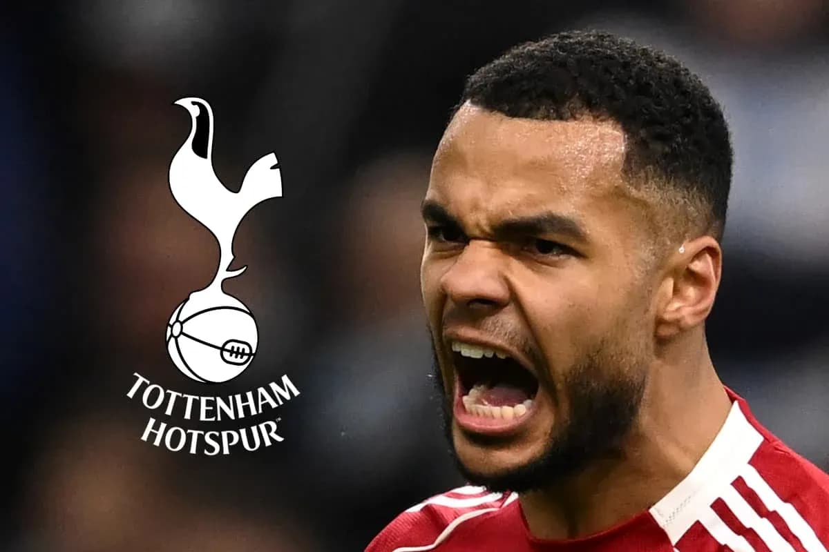 Jugador gritando con el logo de Tottenham Hotspur