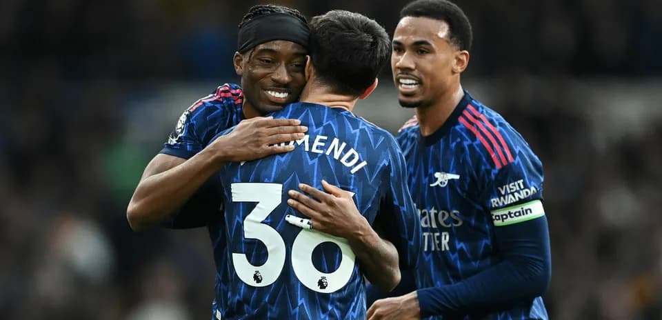 Jugadores de Arsenal celebrando un gol