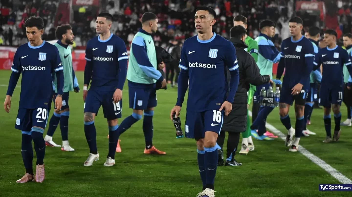 Jugadores de Racing Club en el campo