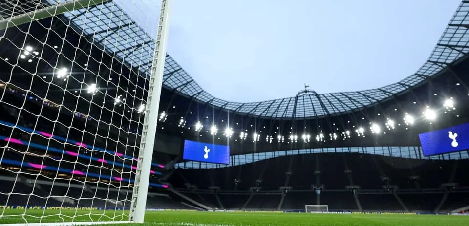 Vista del campo en el estadio Tottenham Hotspur