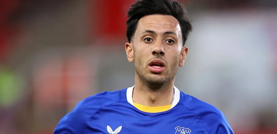 Jugador de Everton en acción durante el partido