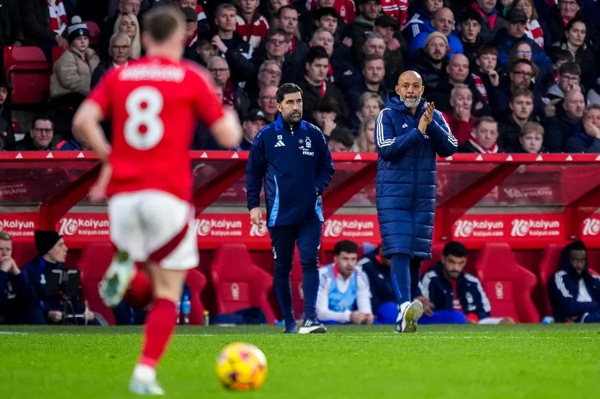 Entrenadores en el partido Nottingham Forest vs Newcastle