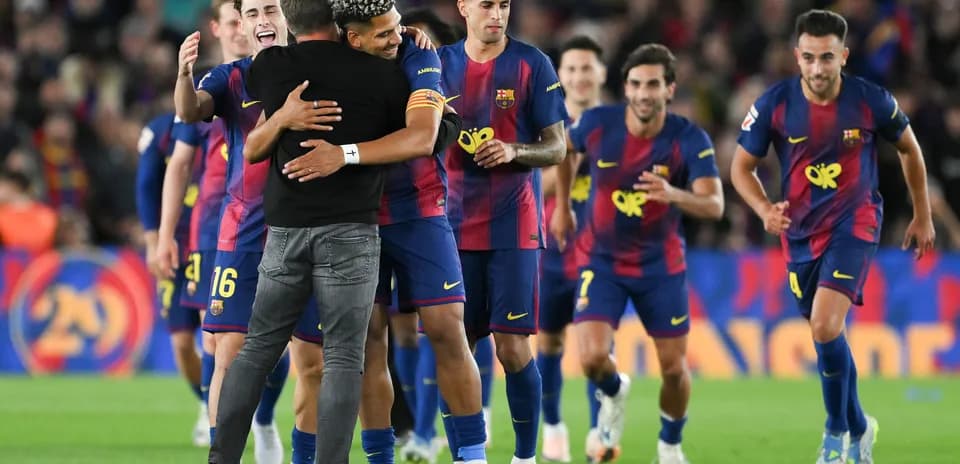 Jugadores del Barcelona celebrando un gol juntos
