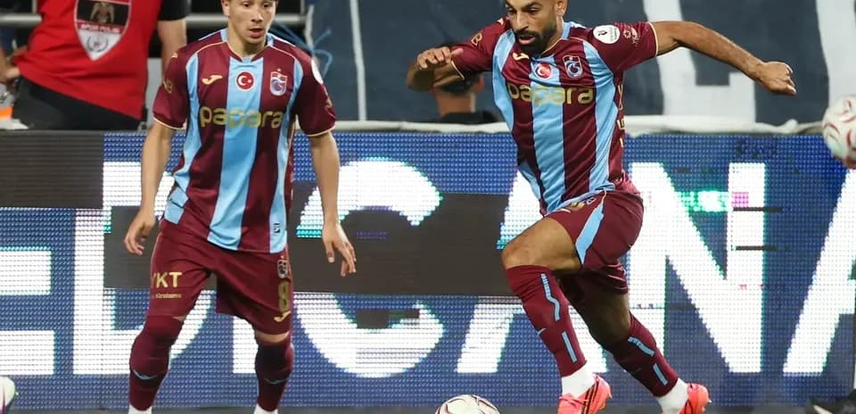 Dos jugadores de Trabzonspor durante el partido