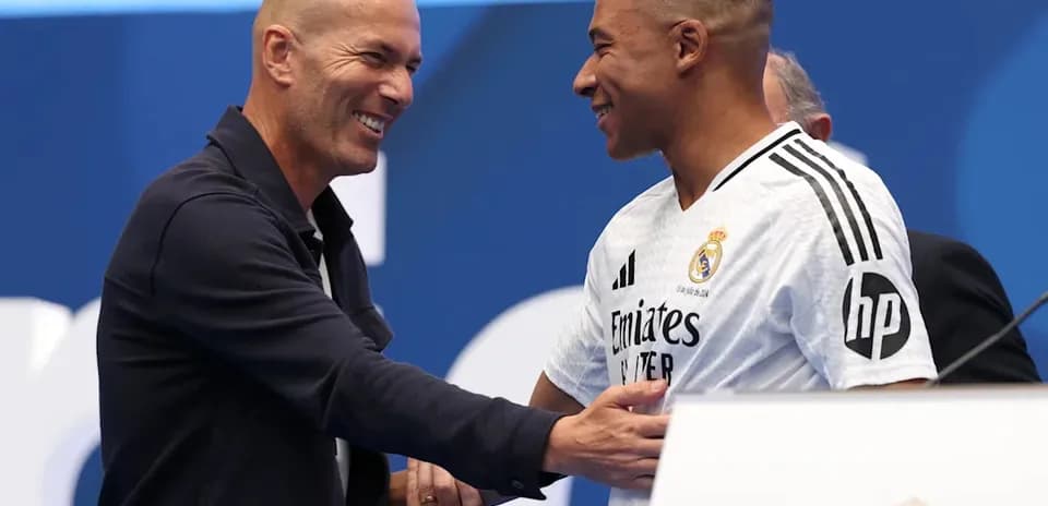 Zinedine Zidane y Kylian Mbappé en presentación oficial