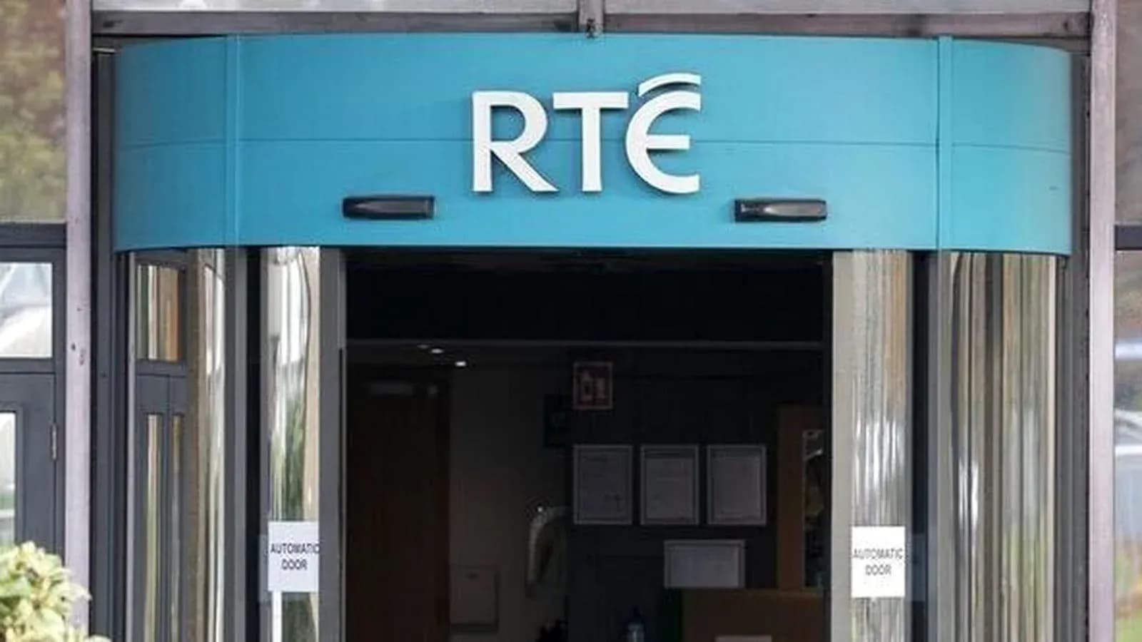 Entrada principal del edificio de RTÉ