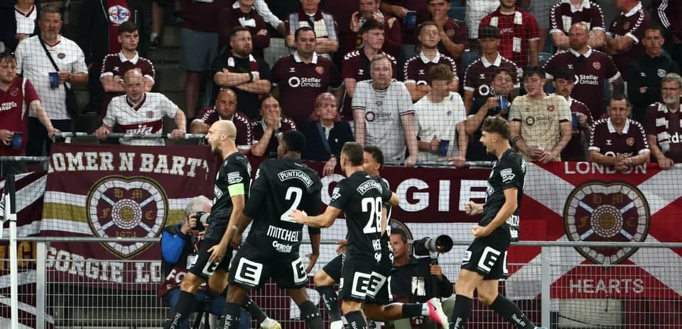Celebración de jugadores de Hearts en el estadio