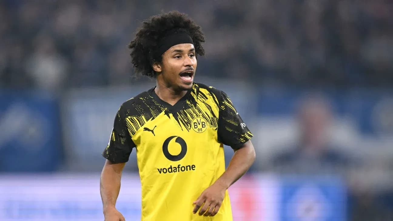 Jugador de Borussia Dortmund en acción durante el partido