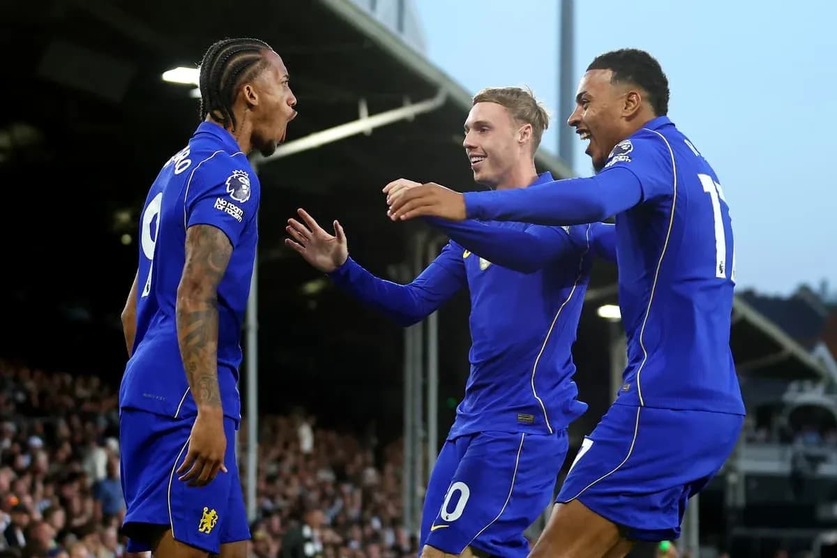Jugadores de Chelsea celebrando un gol juntos