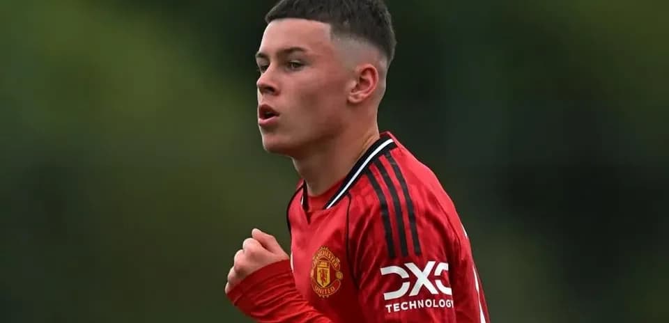 Jugador de Manchester United en acción durante entrenamiento