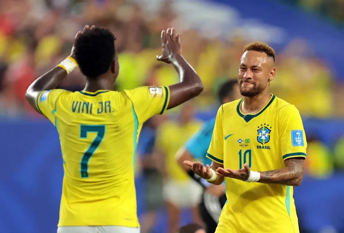 Neymar y Vinícius Jr. celebrando durante un partido