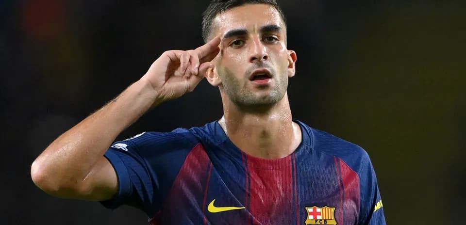 Jugador de fútbol haciendo un saludo militar