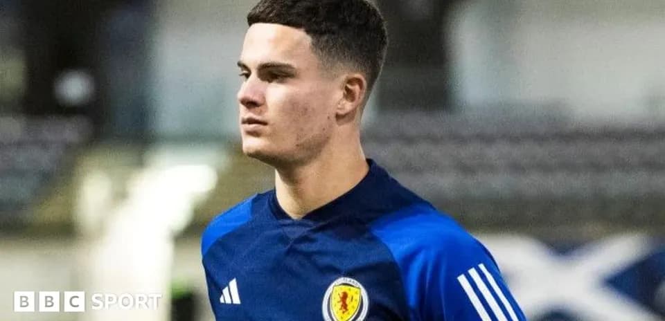 Jugador con uniforme escocés en entrenamiento