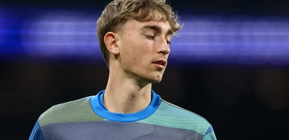 Portero del Real Madrid en el campo durante el partido