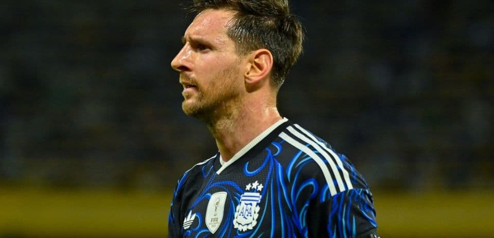 Jugador argentino con uniforme durante el partido
