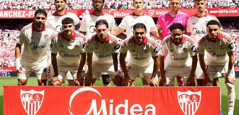 Alineación del Sevilla en el Sánchez-Pizjuán
