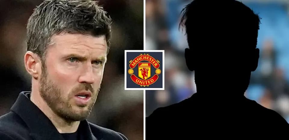 Michael Carrick en Manchester United con silueta detrás